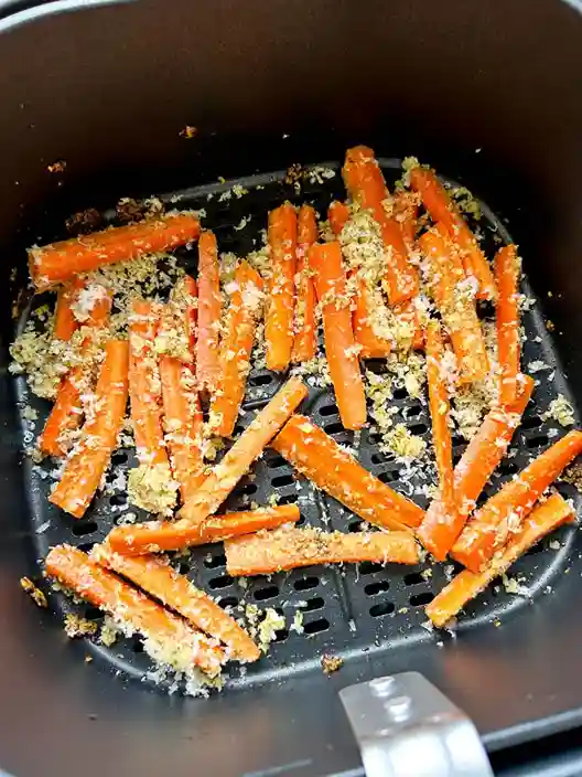 carrot-fries-in-air-fryer-before-cooking_4_11zon